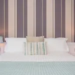 Bed & Breakfast Ardree House 4*