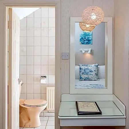 Ardree House 4*