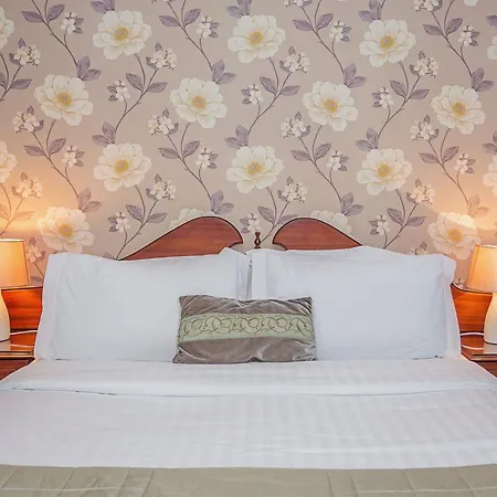 Ardree House Bed & Breakfast 4*
