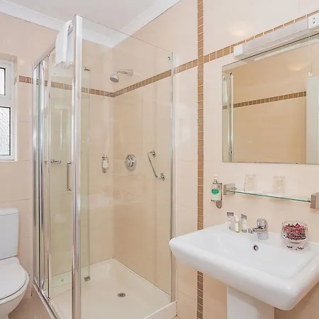 Ardree House 4*
