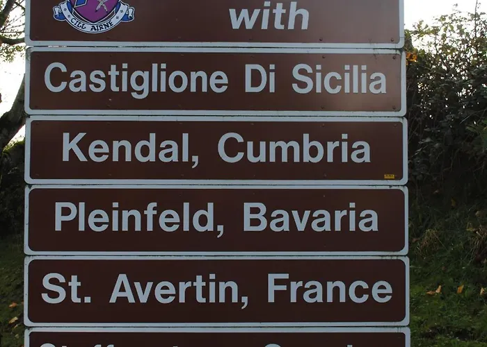 לינה וארוחת בוקר Ardree House