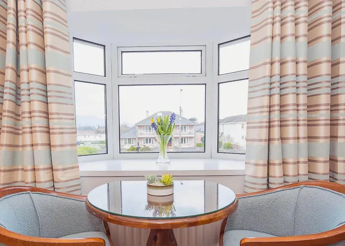 לינה וארוחת בוקר Ardree House